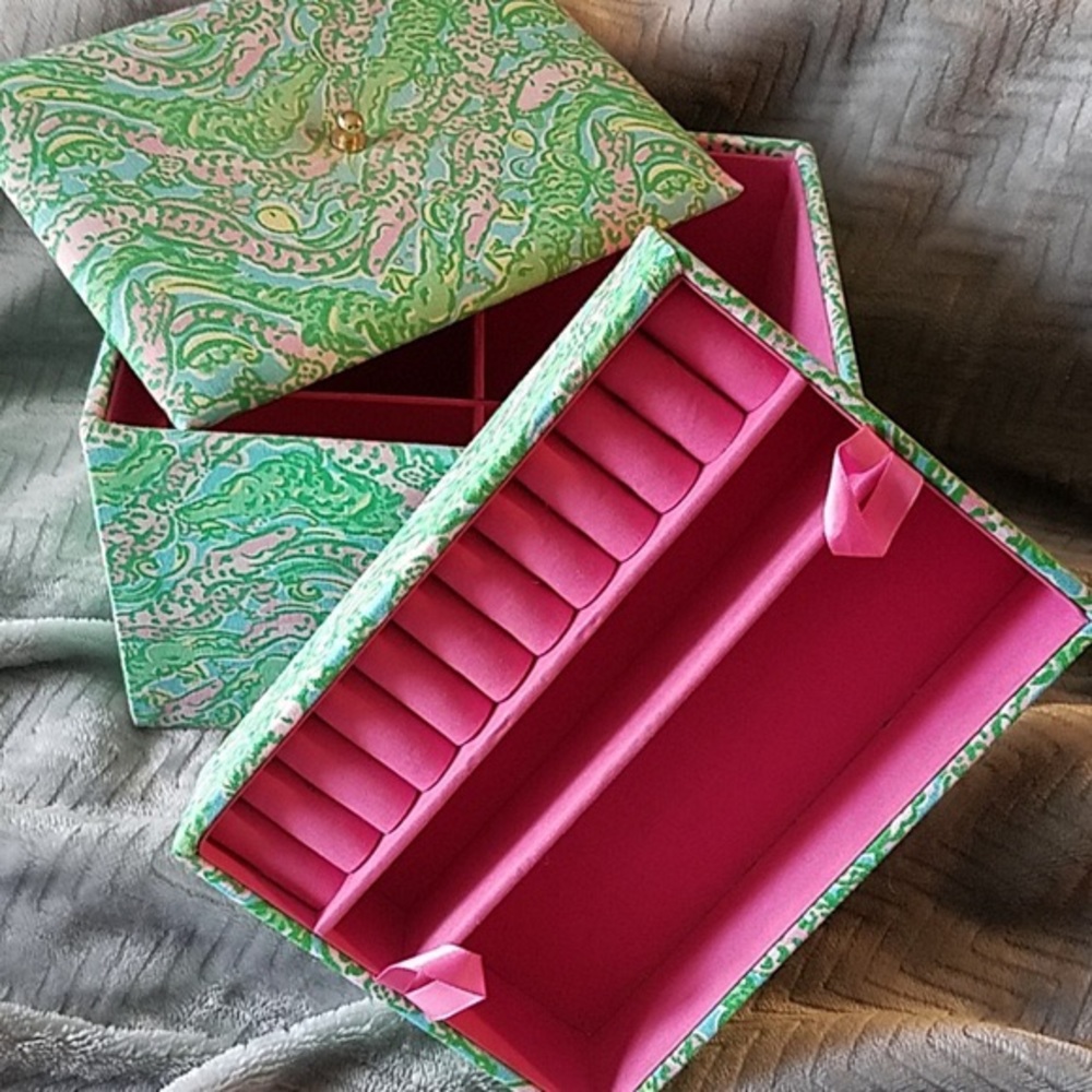 - NWT Lily Pulitzer Jewelry Box